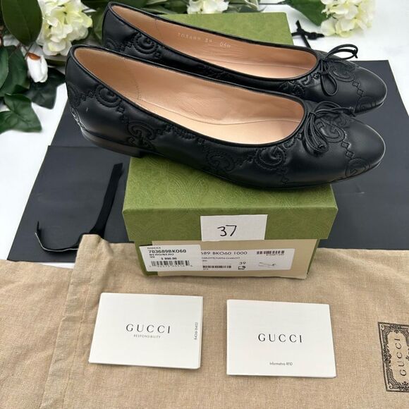 SOLD!! Women’s Gucci GG, quilted leather ballet flats, size 39 made in Italy - Picture 4 of 8